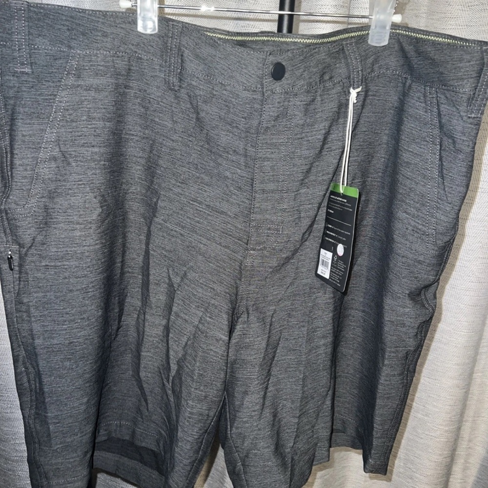 Men's 42w Alpine Pure Black Heather  Men's Flat Front Shorts 10" inseam